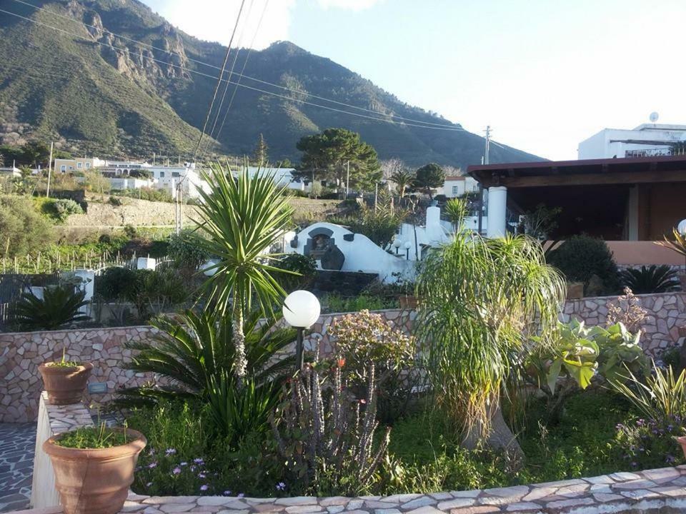 Case Vacanze Villa Lory Malfa  Exterior photo